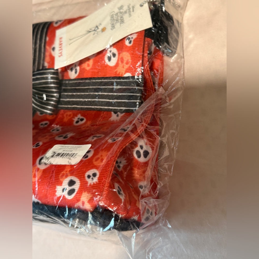 NWT Harveys Disney Nightmare Before Christmas Skulls Present bow crossbody - Picture 7 of 9